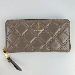The Marc Jacobs Softshot Quilted Long Wallet/Loam Soil/Lambskin Leather/EUC